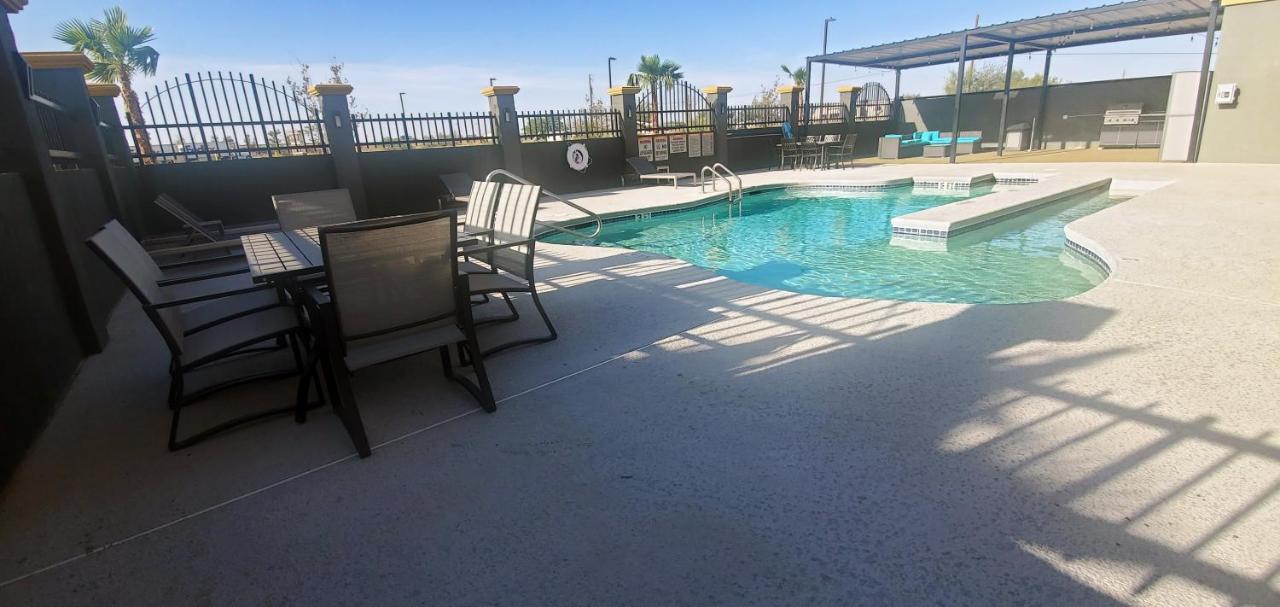 La Quinta Inn & Suites By Wyndham Fort Stockton Northeast Buitenkant foto